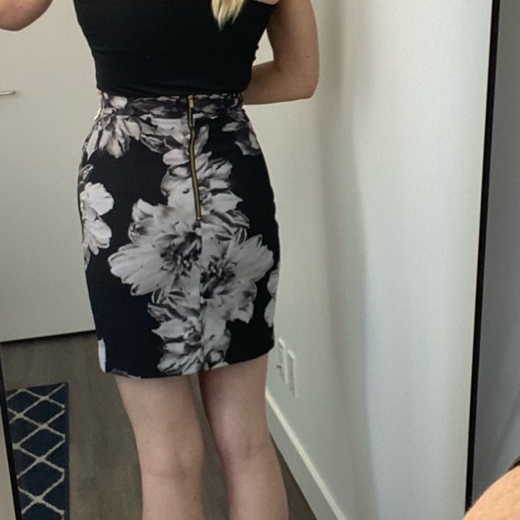 Floral Pencil Skirt - Gold Zippers - H&M - Sz 4 - Picture 3 of 4